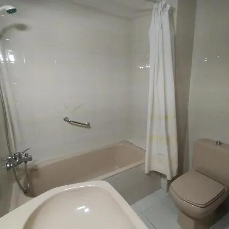 Apartamento En 1ª Línea Con Piscina. Edificio Albatros Ii Peñíscola