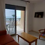 アパート En 1ª Linea Con Piscina. Edificio Albatros Ii